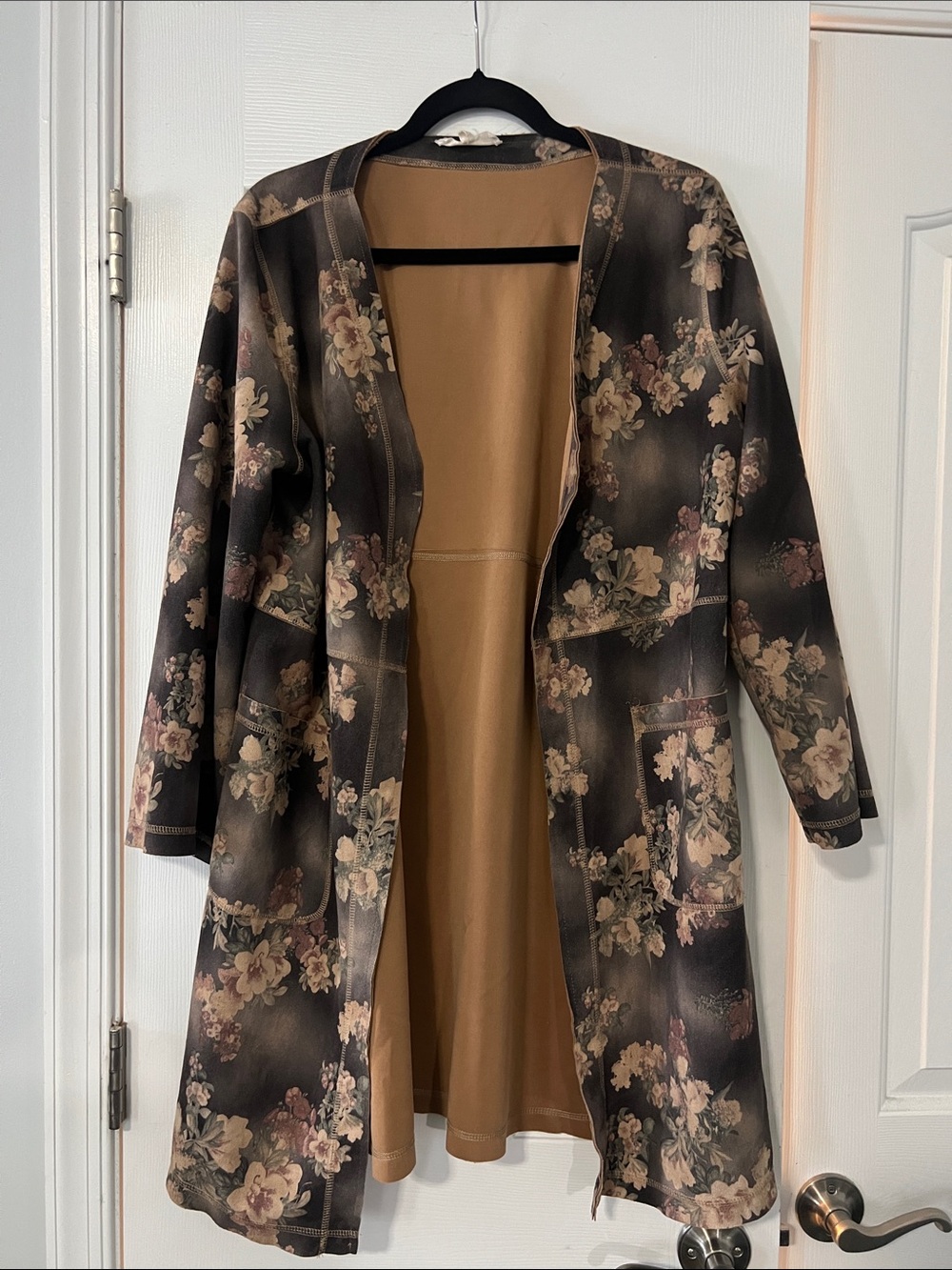 Solitaire Black and Tan Layering Jacket